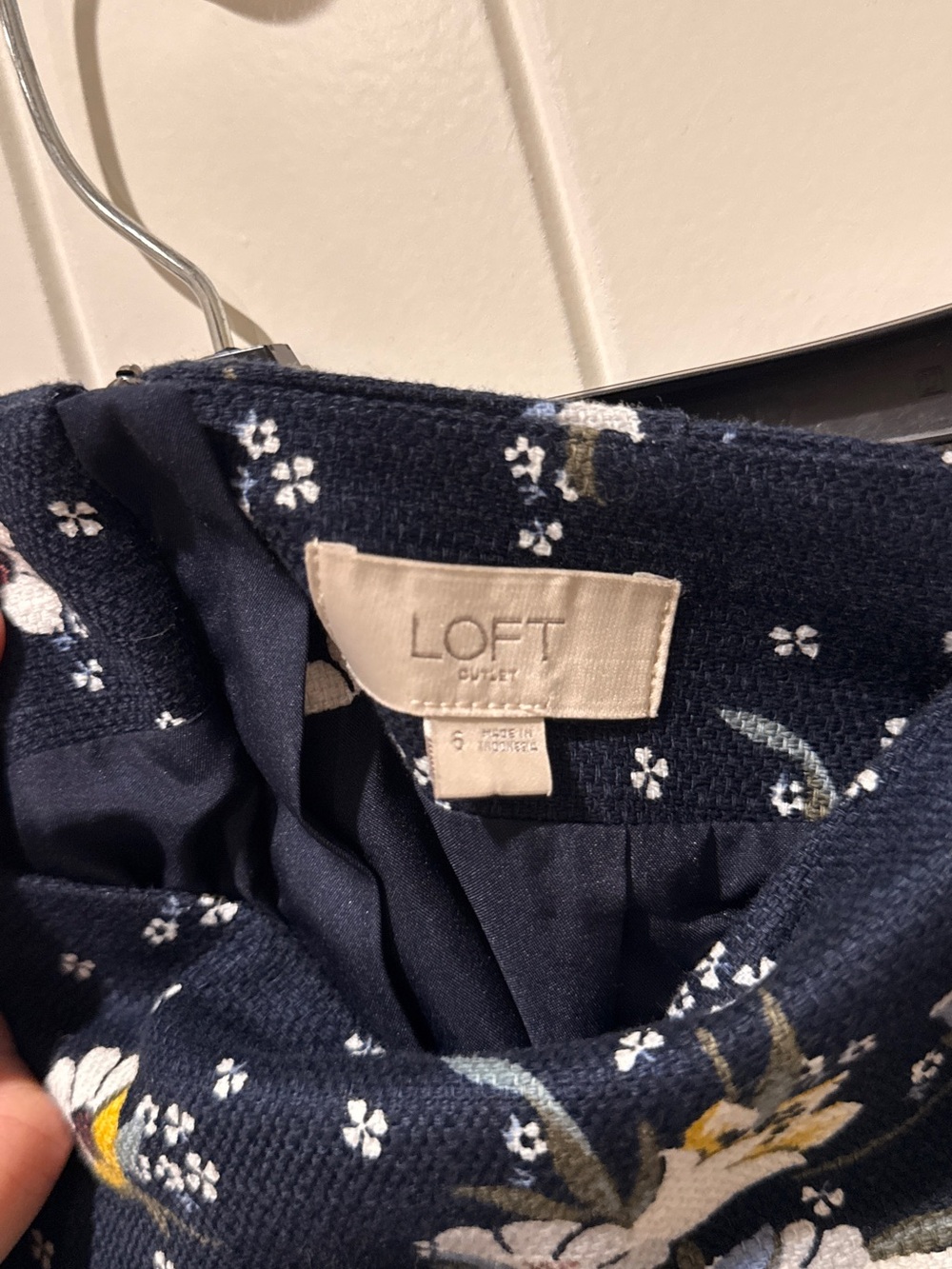 LOFT Navy Floral A-Line Skirt with White and Yellow Blooms - Picture 3 of 3
